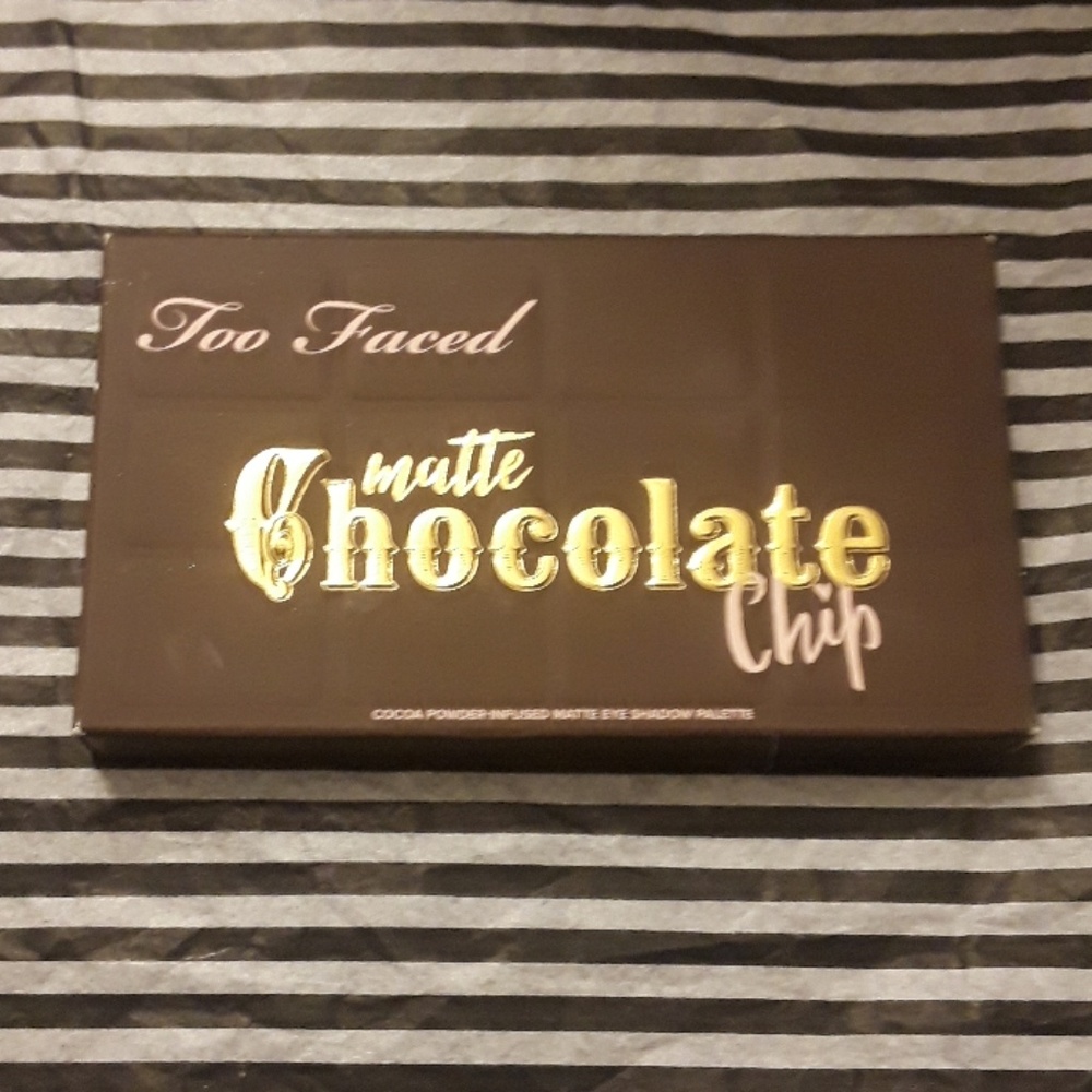 Too Faced matte chocolate chip